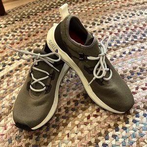 THE NORTH FACE WOMENS TENNIS RUNNING SHOES SNEAKERS GRAY SIZE 10